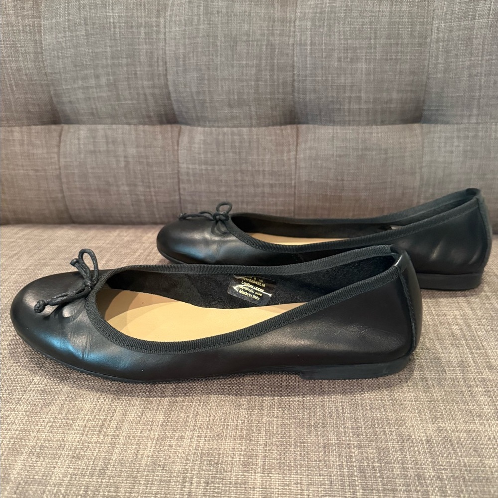 Clark’s Classic Black Ballet Flats - Picture 2 of 5